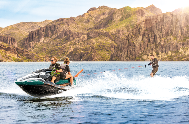 Embargo Pack - 19th September_[NEW] ULTRA 160 LX-S WAKESPORT_JW1500D_Action_photos_JPEG_27_JW1500D_2M1_WT1_AC_LF_K.png